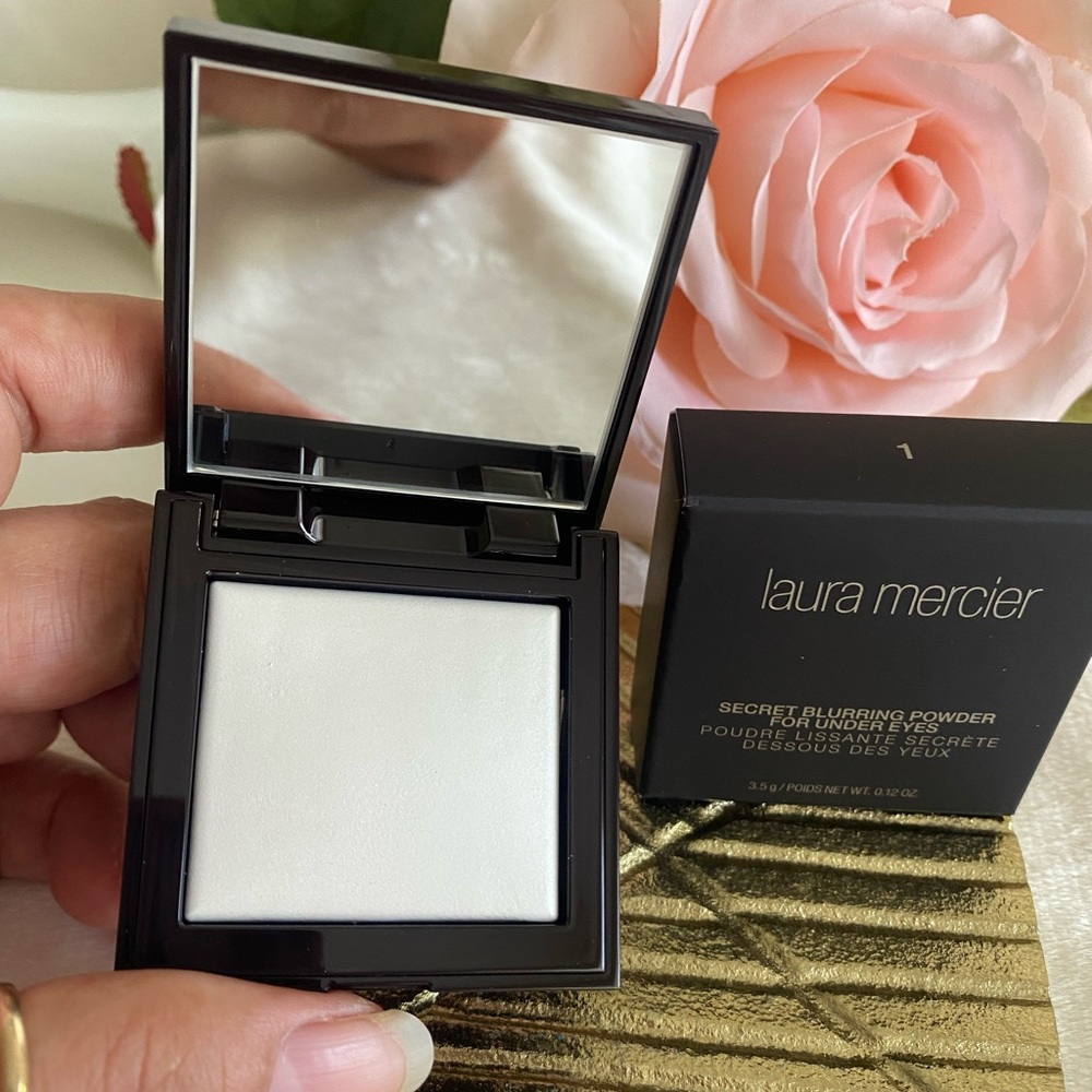 Laura Mercier Secret Blurring Powder For under eyes - White